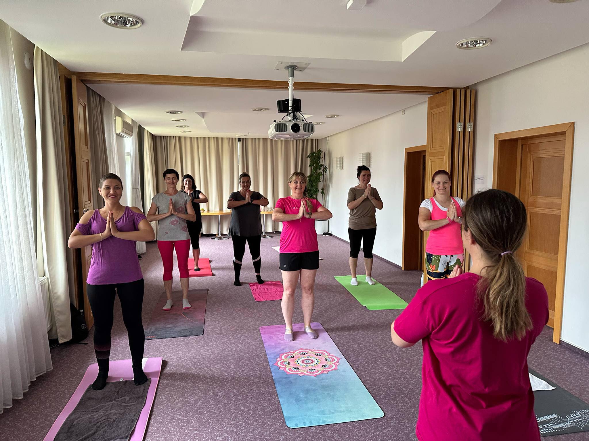 Letní pohodová jóga v Bellis Centru v Ostravě