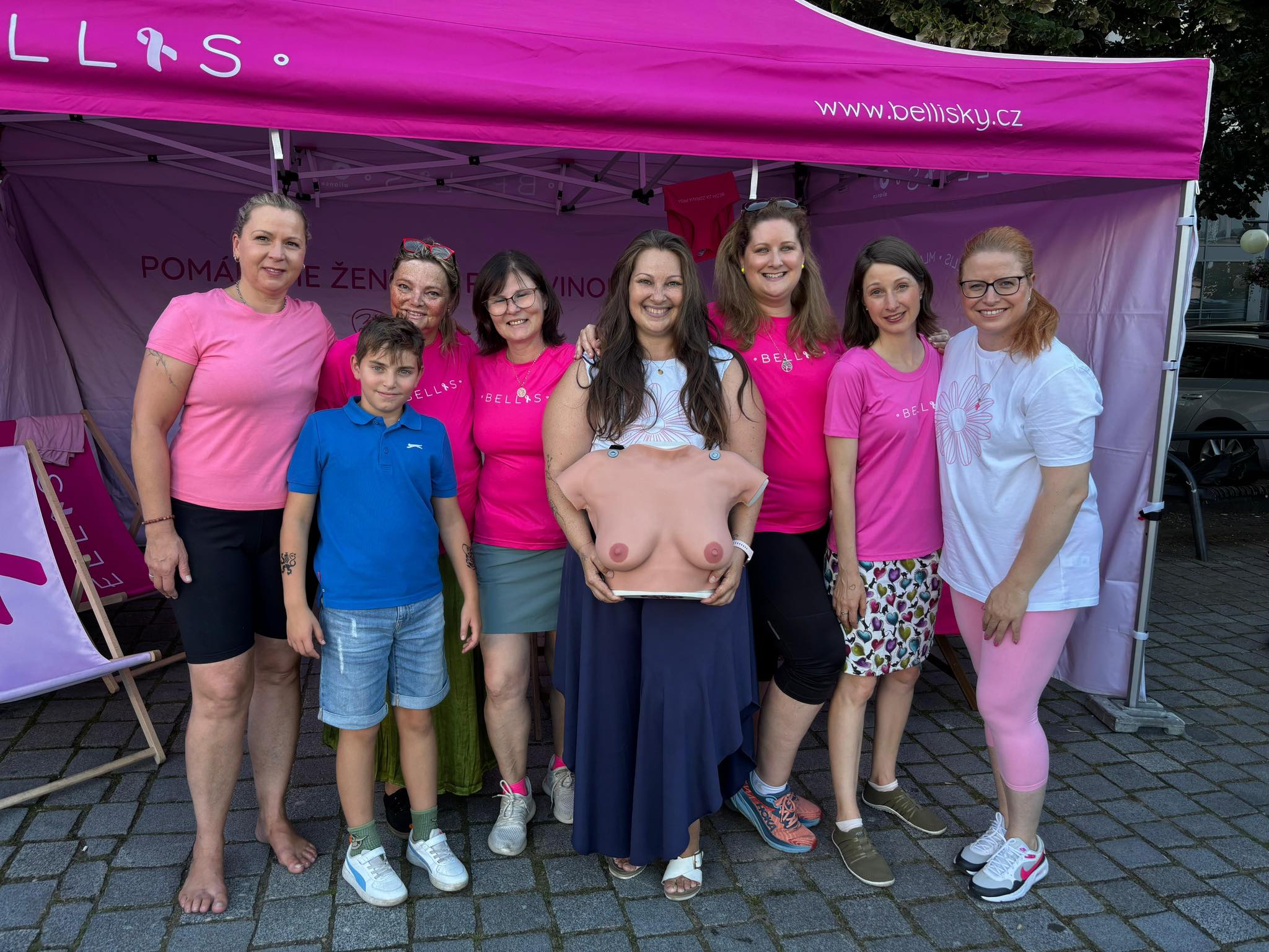 Bellisky se stanem prevence na Night run Most