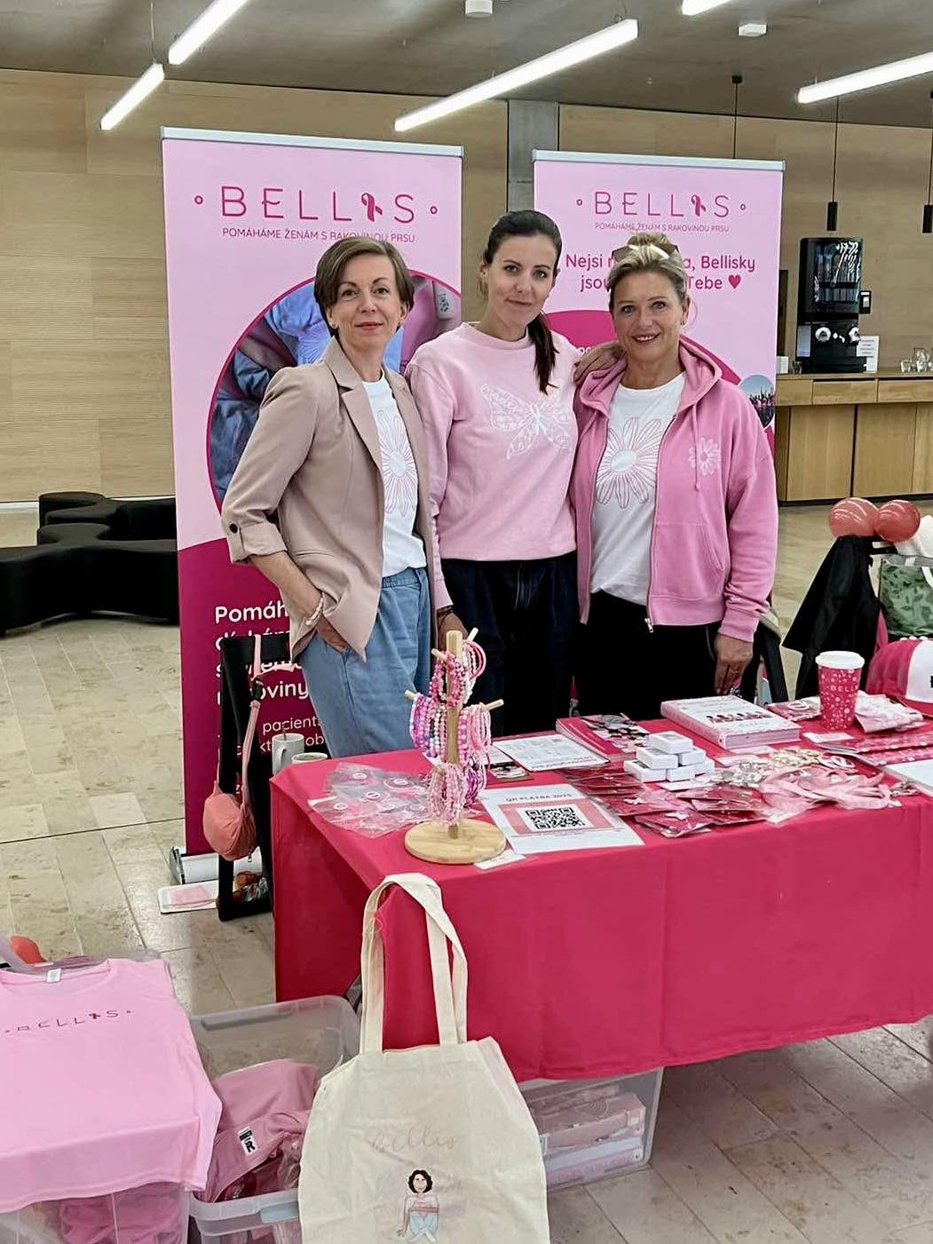 Charitativní pečení pro Bellisky v ČSOB v Hradci Králové