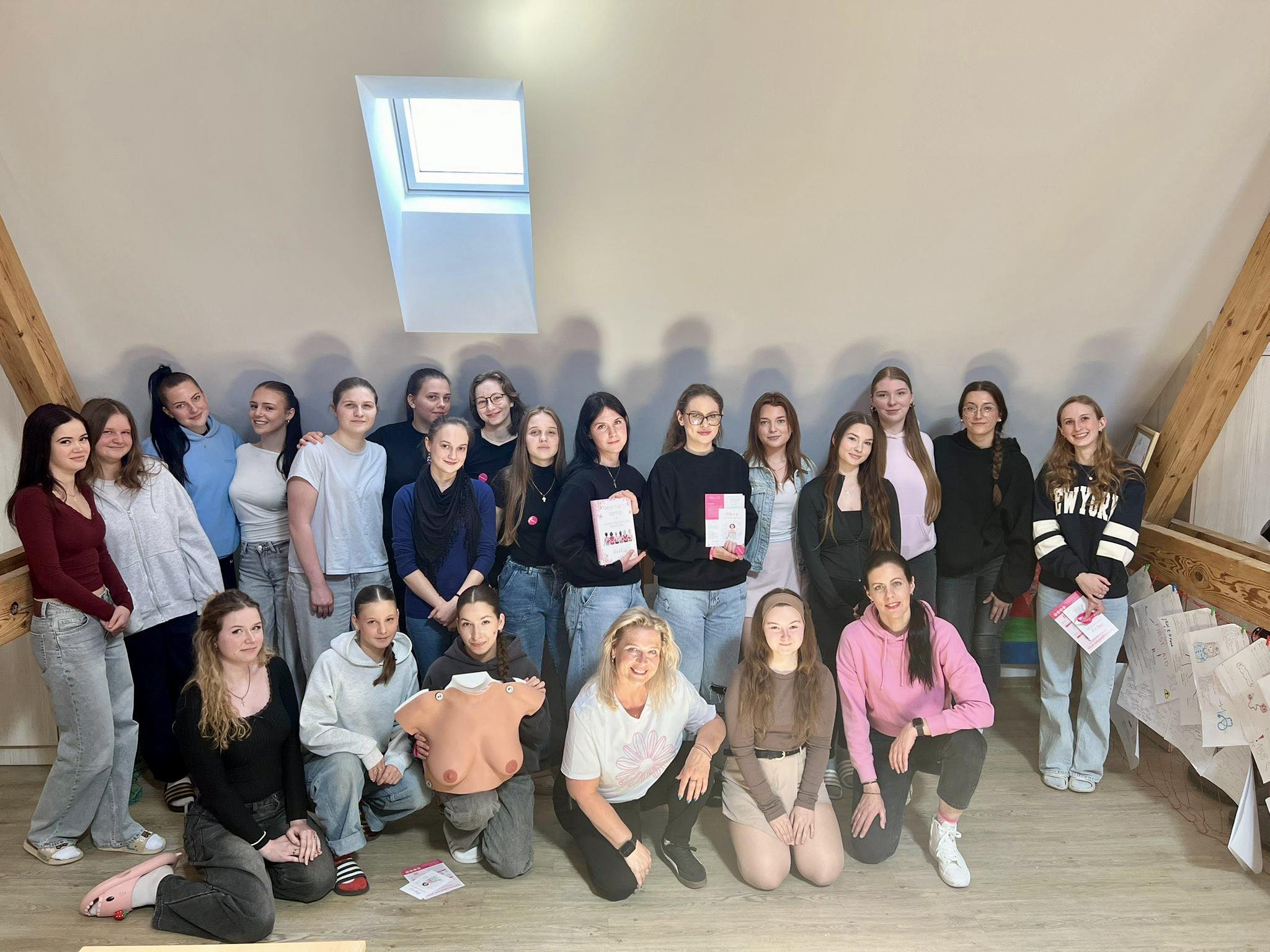 Přednáška prevence rakoviny prsu pro studentky SZŠ a VOŠZ Nymburk